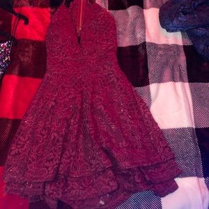 selling this maroon homecoming dress